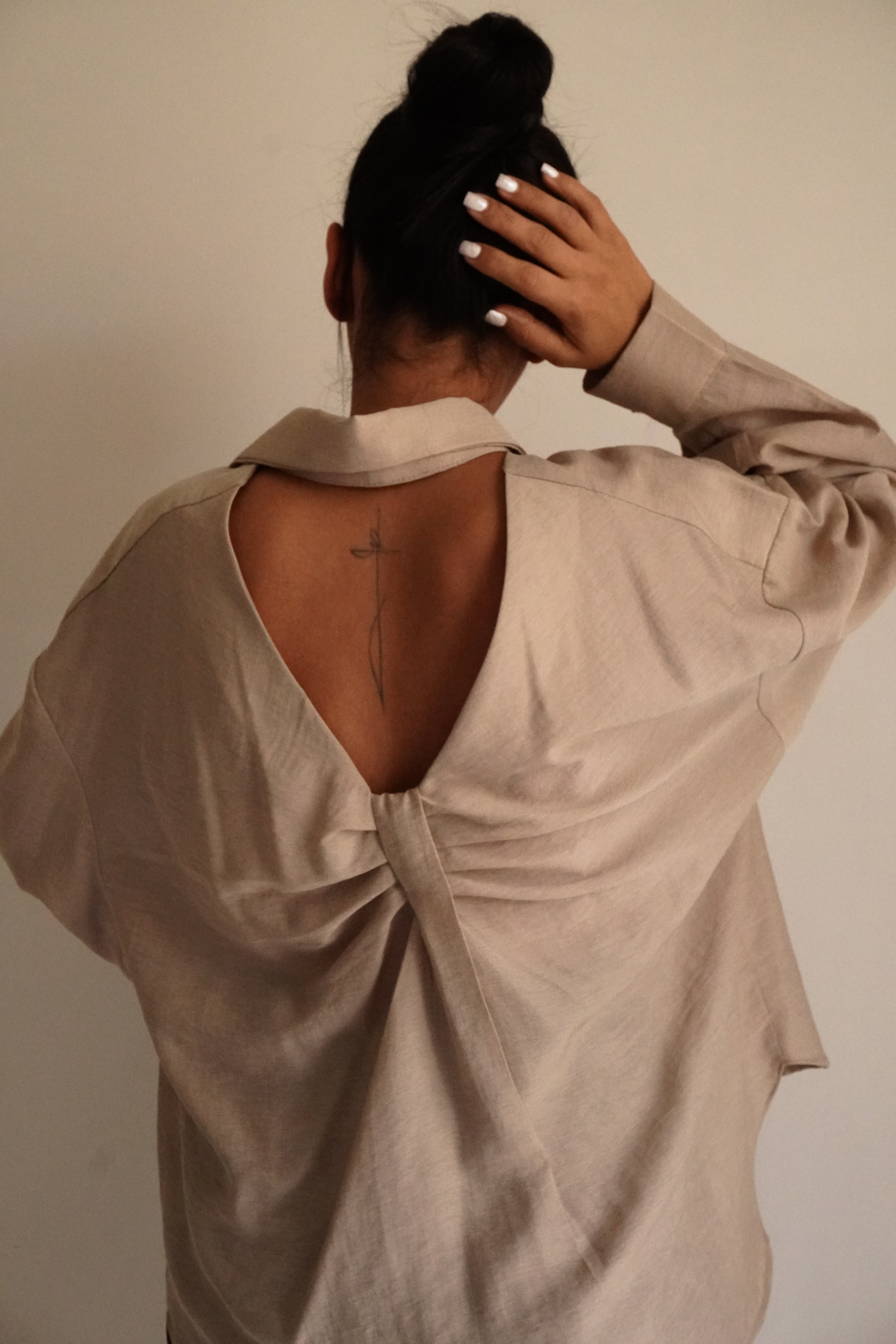شومیز پروانه ای پارچه پری رنگ کرم